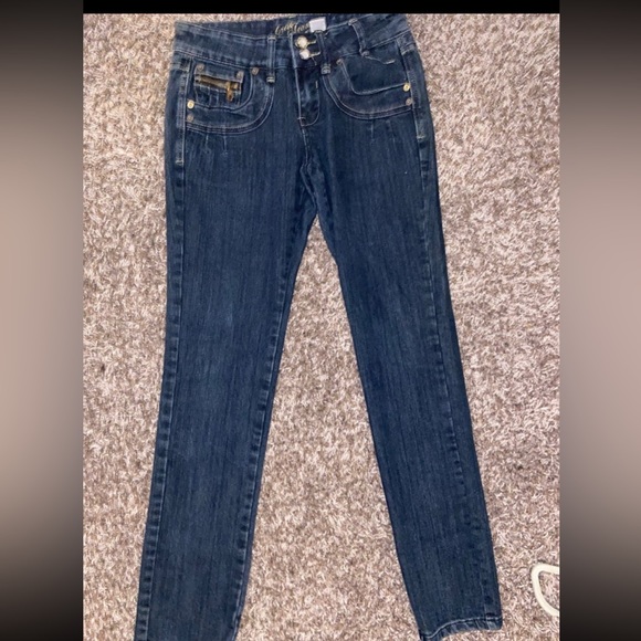 Jean Bundle - Picture 3 of 5